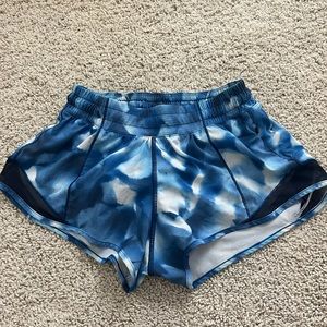 Lululemon Blue Hotty Hot Low-Rise Lined Short 2.5”